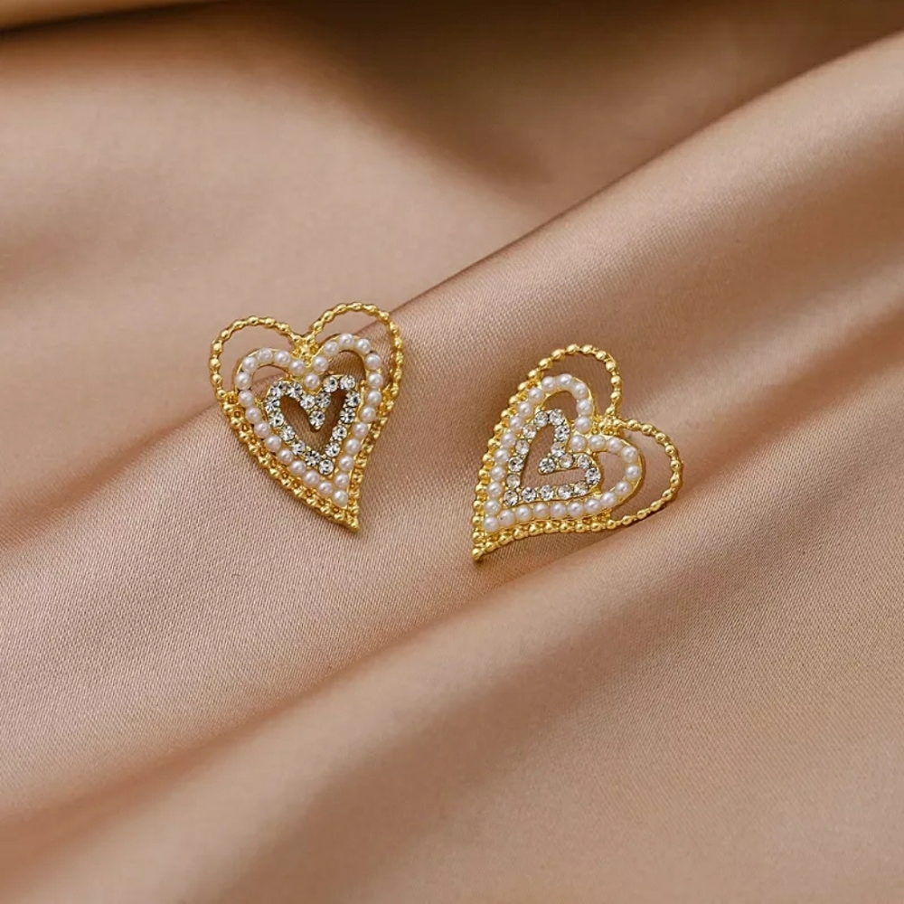 New Pearl Crystal Heart Stud Earrings - Picture 3 of 5
